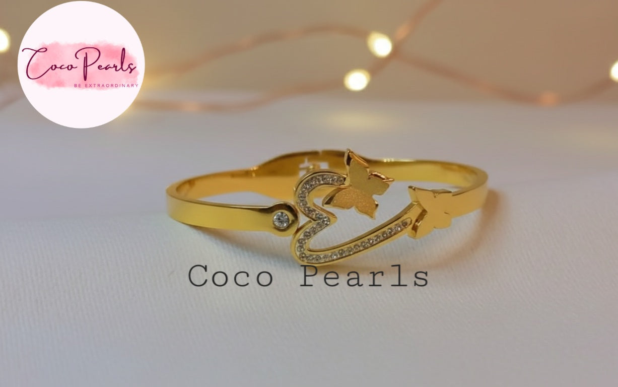 Butterfly Bliss Handcuff - Coco Pearls