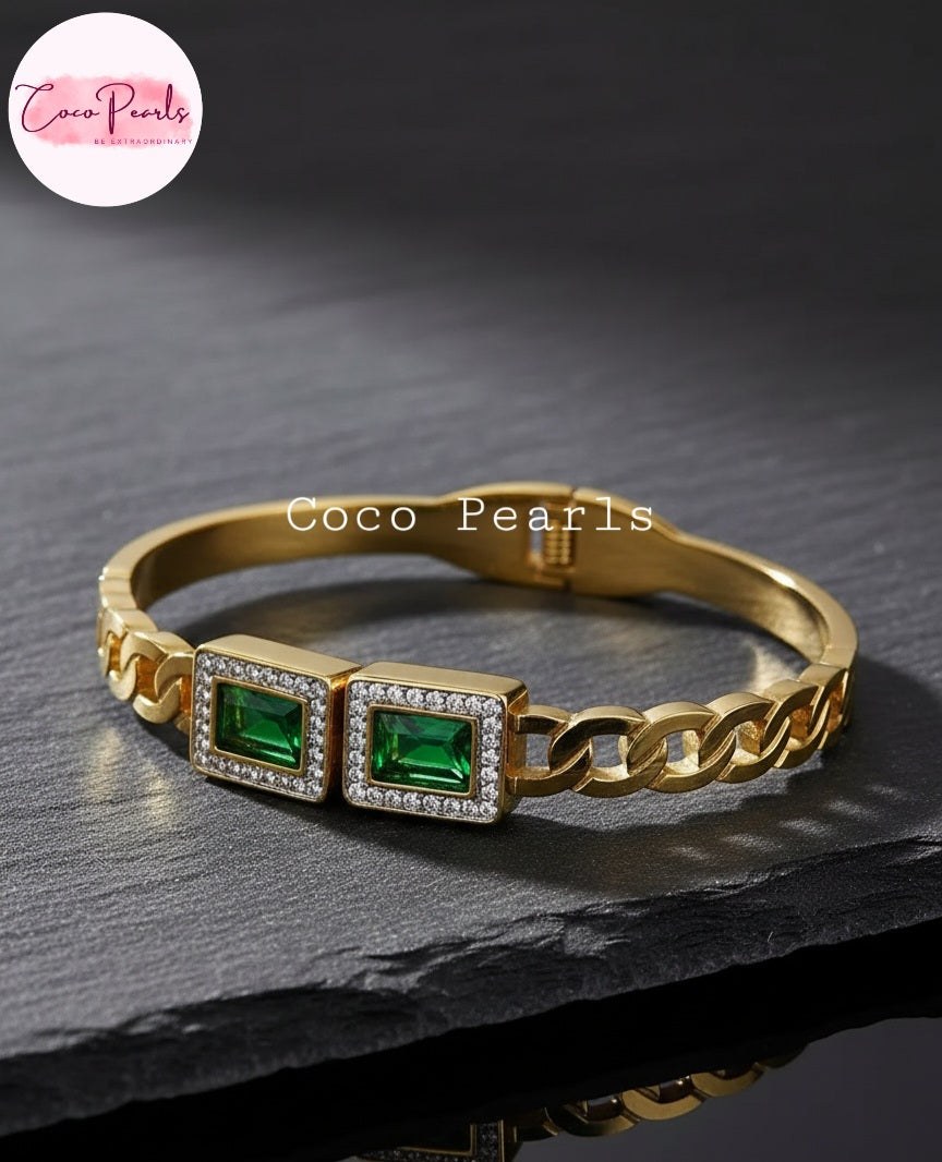 Emerald Dream Handcuff - Coco Pearls