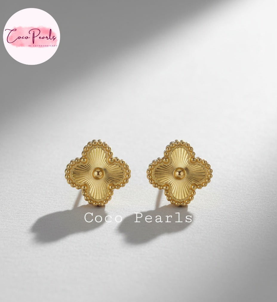 Clover Studs - Coco Pearls