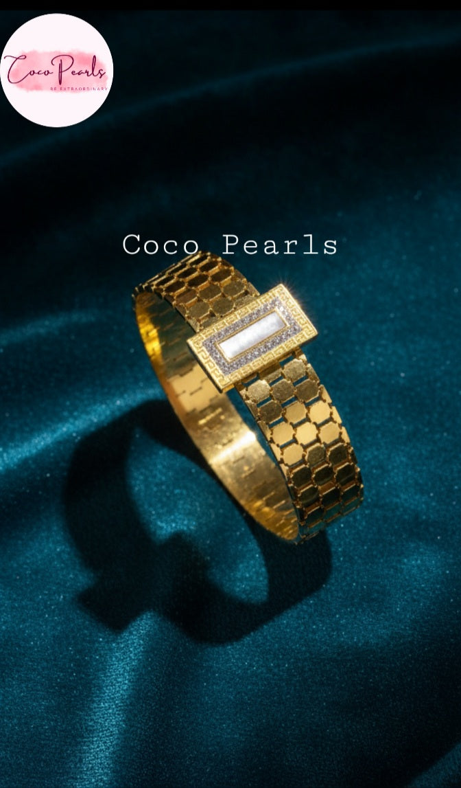 Golden Greco Handcuff - Coco Pearls