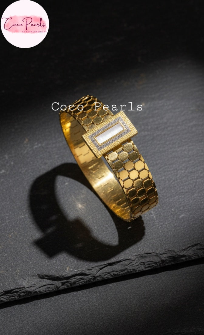 Golden Greco Handcuff - Coco Pearls