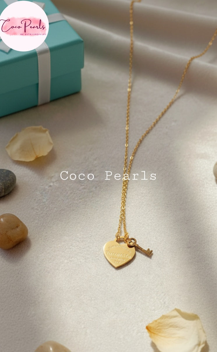 Heart & Key Necklace - Coco Pearls