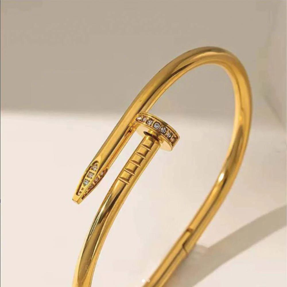 Sparkling Nail Handcuff - Coco Pearls