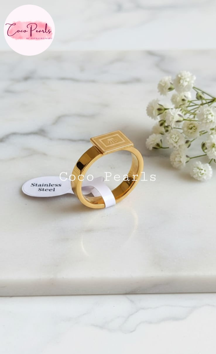 Sunburst Signet Ring - Coco Pearls