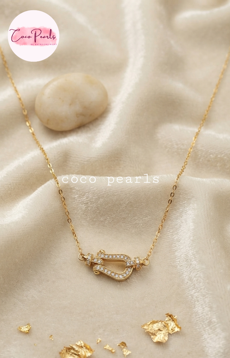 Coco pearls stainless Steel anti tarnish gold  lucky loop necklace with diamond studded pendant in center