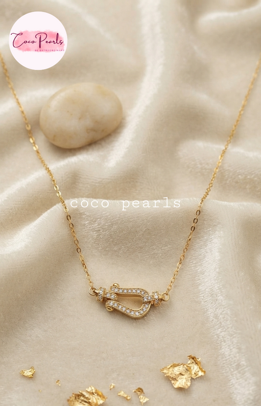 Coco pearls stainless Steel anti tarnish gold  lucky loop necklace with diamond studded pendant in center
