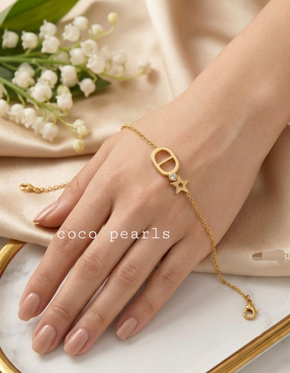 Coco pearls stainless Steel anti tarnish gold  starlight wish bracelet  displayed on hand