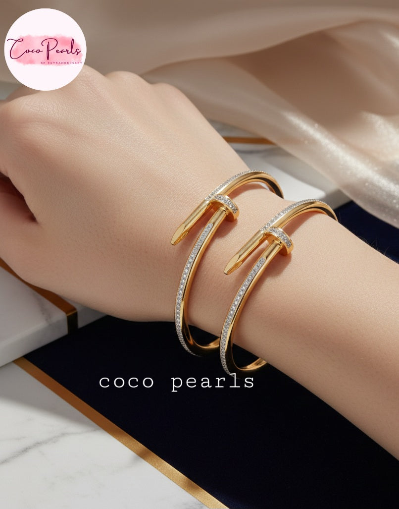 Coco Pearls Stainless Steel Anti Tarnish Gold Aurora nail handcuff diamonds studded on nail design handcuff on hand