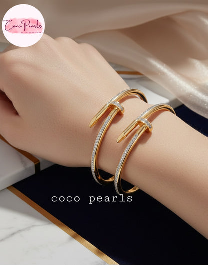 Coco Pearls Stainless Steel Anti Tarnish Gold Aurora nail handcuff diamonds studded on nail design handcuff on hand