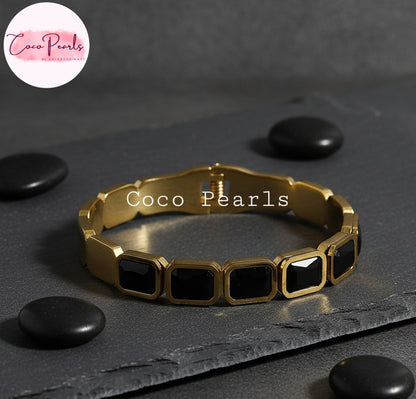 Black Gem Handcuff - Coco Pearls
