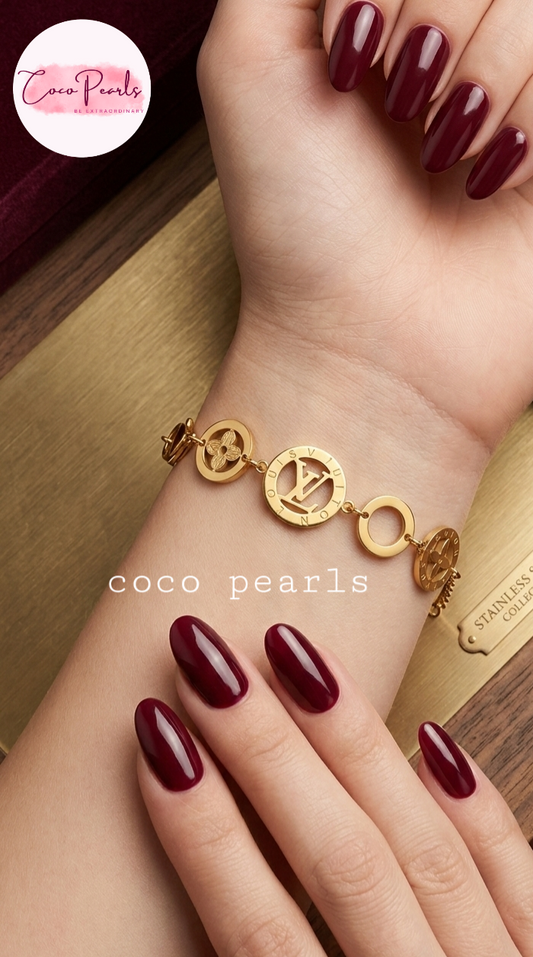 Coco Pearls Stainless steel anti tarnish Gold disc bracelet on hand