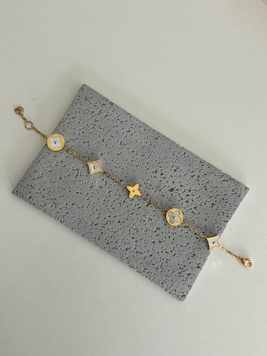 Floral Cosmo Bracelet - Coco Pearls
