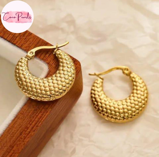 Golden Dots Hoops - Coco Pearls