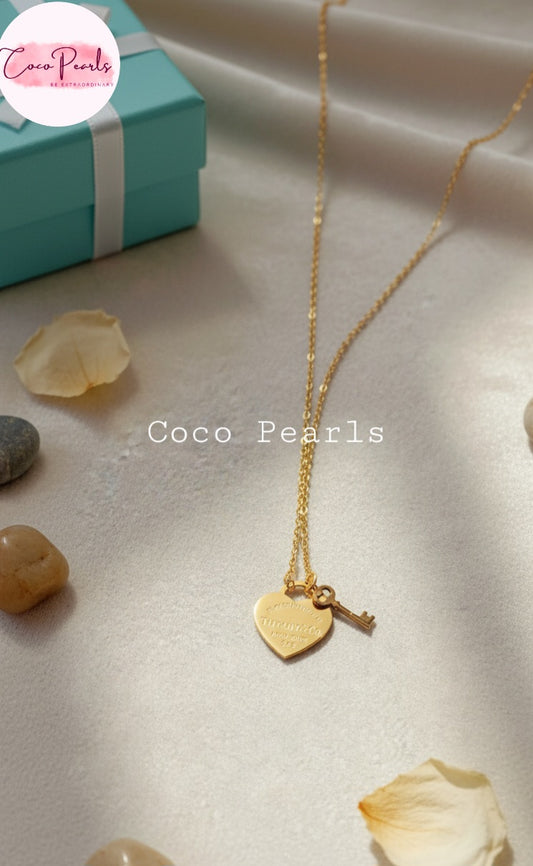 Heart & Key Necklace - Coco Pearls