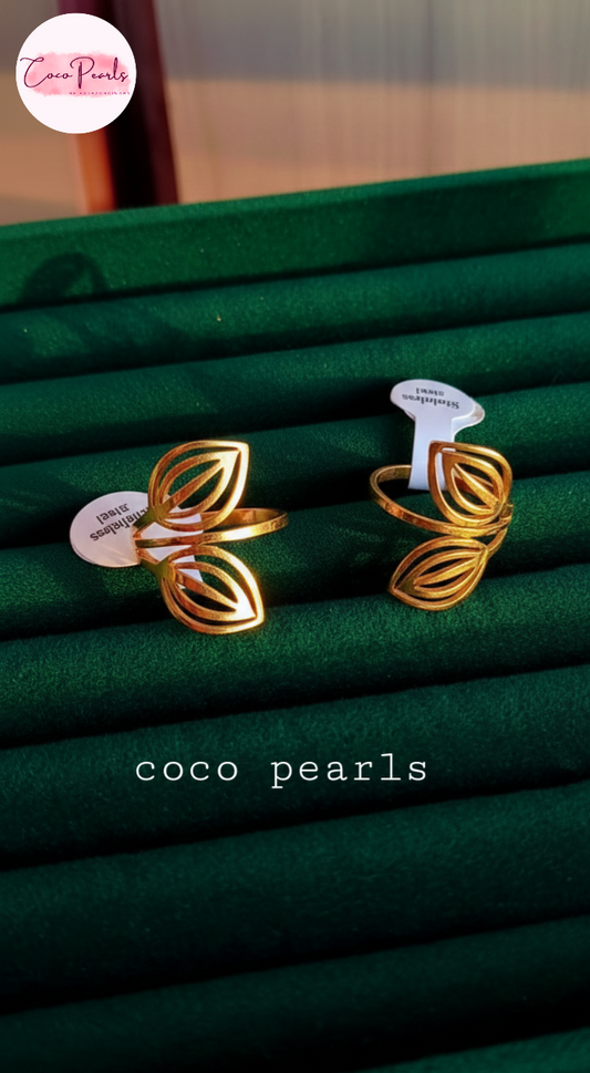 coco pearls stainless steel anti tarnish gold leaf twist ring displayed on a box