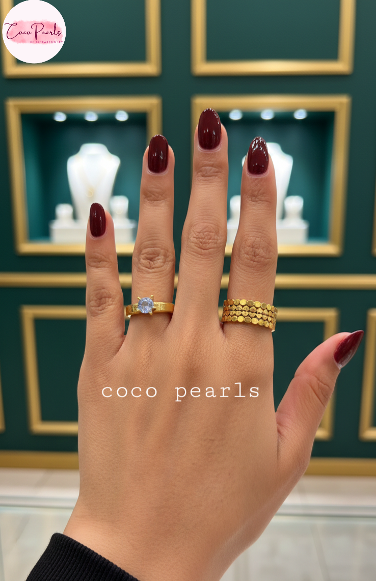 coco pearls stainless steel anti tarnish Gold luminous solitaire ring with a clear gemstone on hand