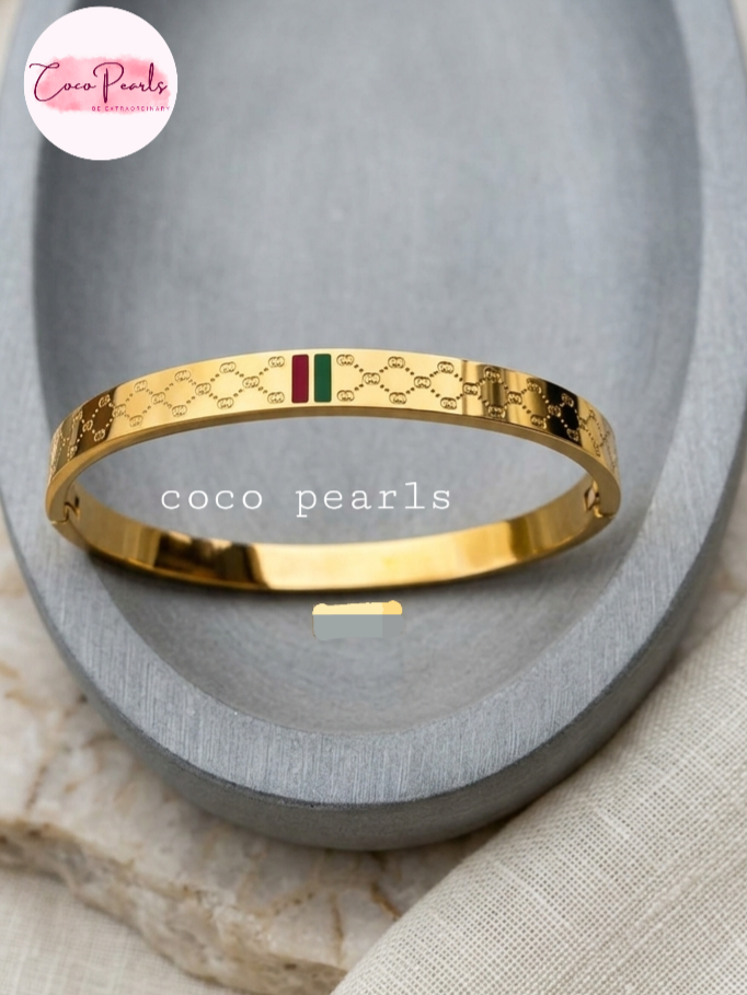 Gold Sleek Handcuff (broad)