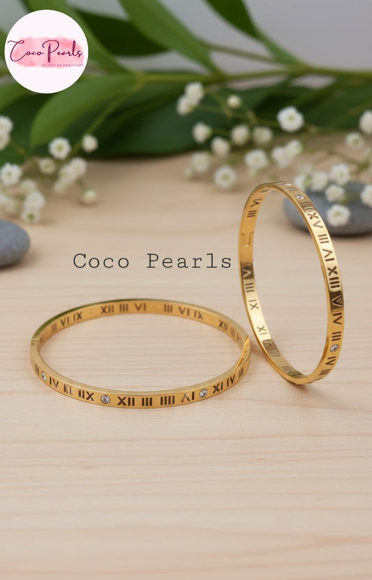 Roman Hour Handcuff - Coco Pearls