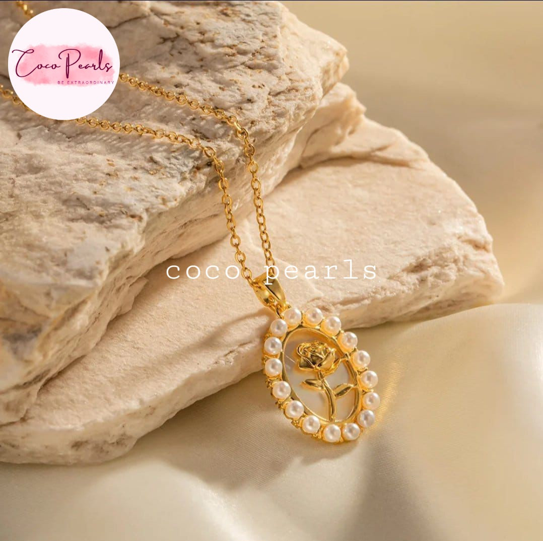 Coco Pearls stainless steel Anti tarnish gold rose pearl elegance necklace with gold rose and pearl outline